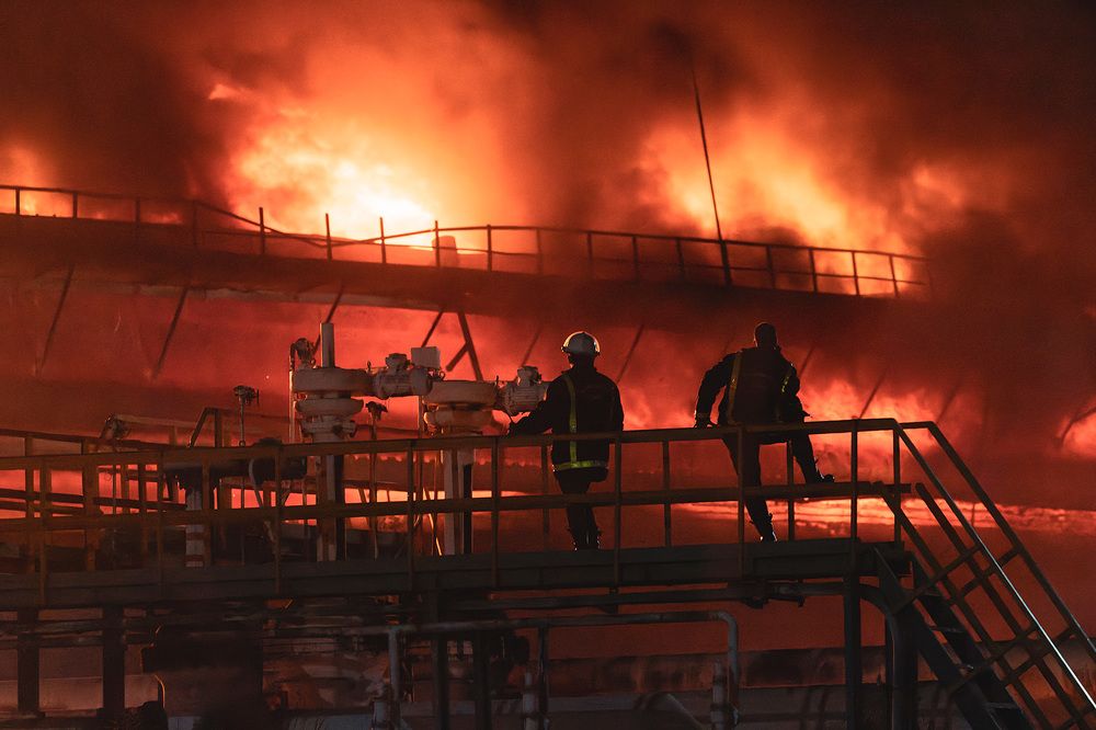 fire of the oil tanks in the zone of supertankers of matanzas cuba