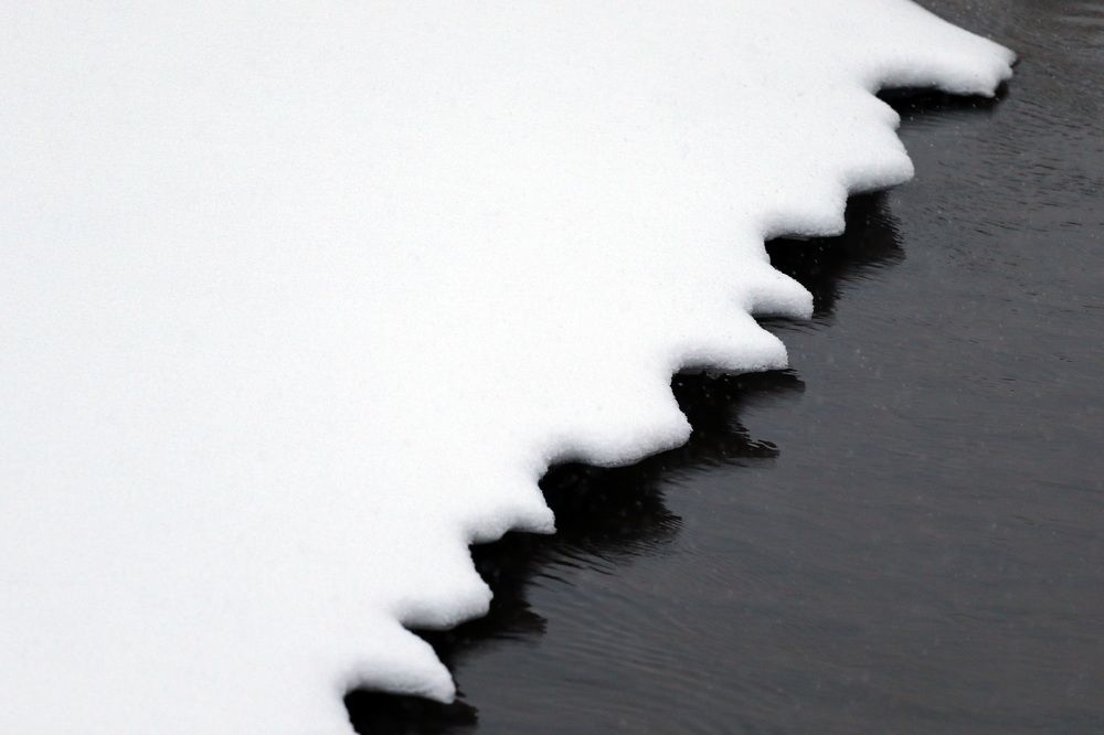 И вроде день, а солнца нет...