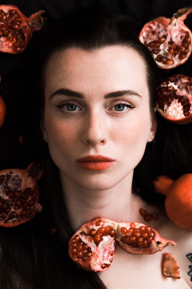 Color of pomegranates