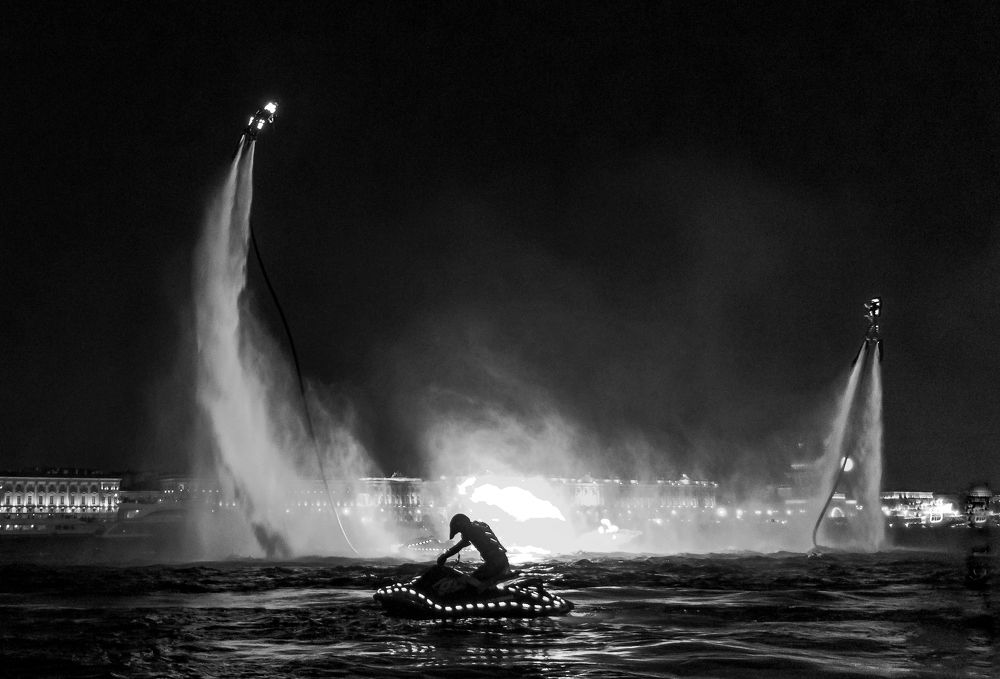 Флайбордисты на Неве