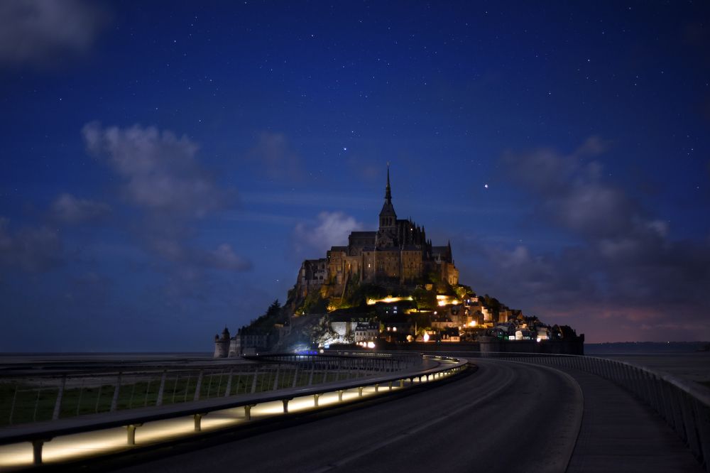 Photograph by SI SABER LOTFI