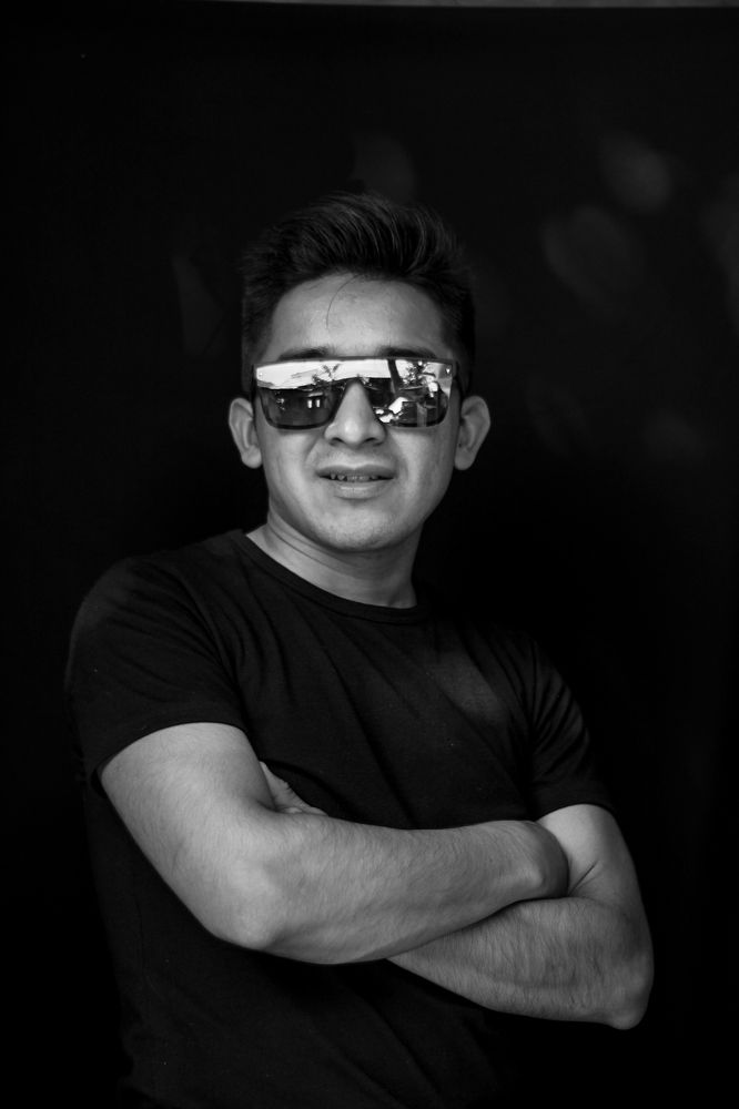 Photograph by Luis Par