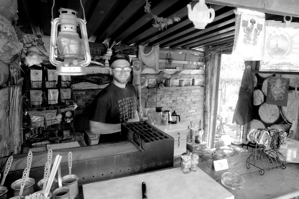 Бармен на трассе Крыма