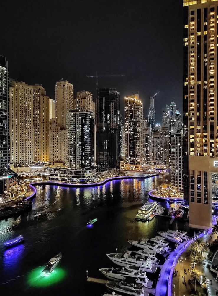 Дубай  вечером