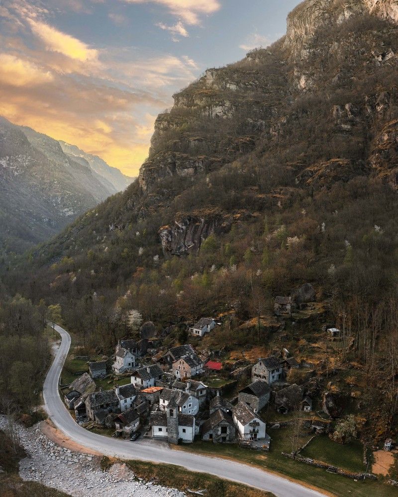 Photograph by Vahan Amatuni