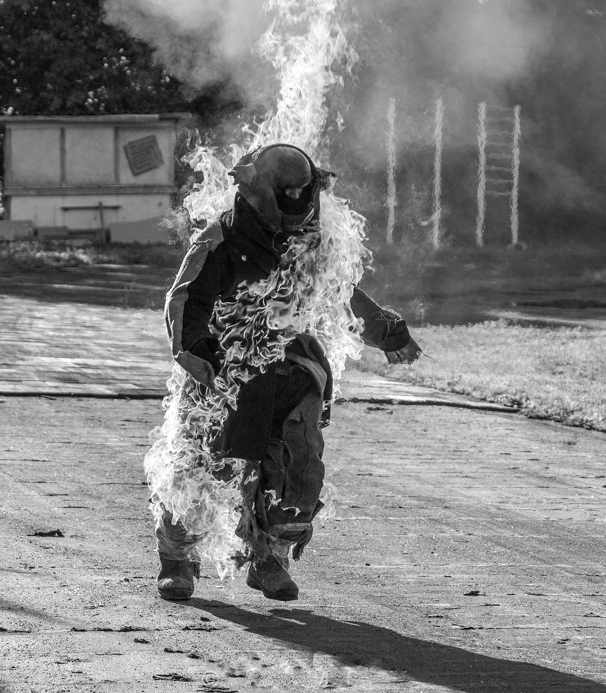 В объятии пламени