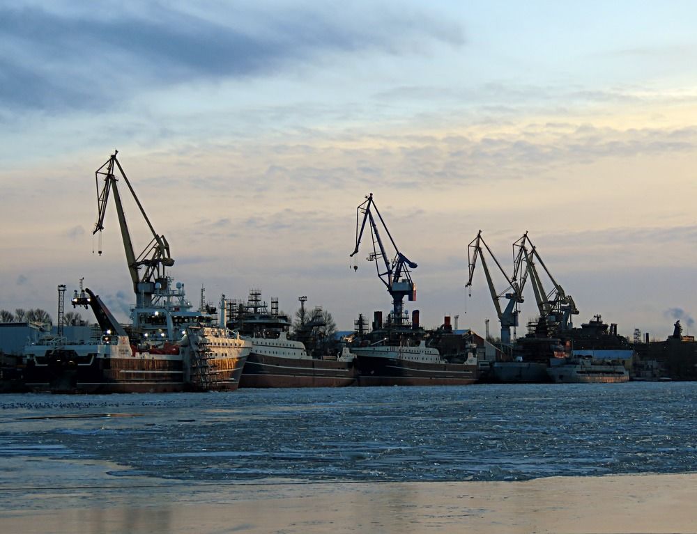 Адмиралтейские верфи.