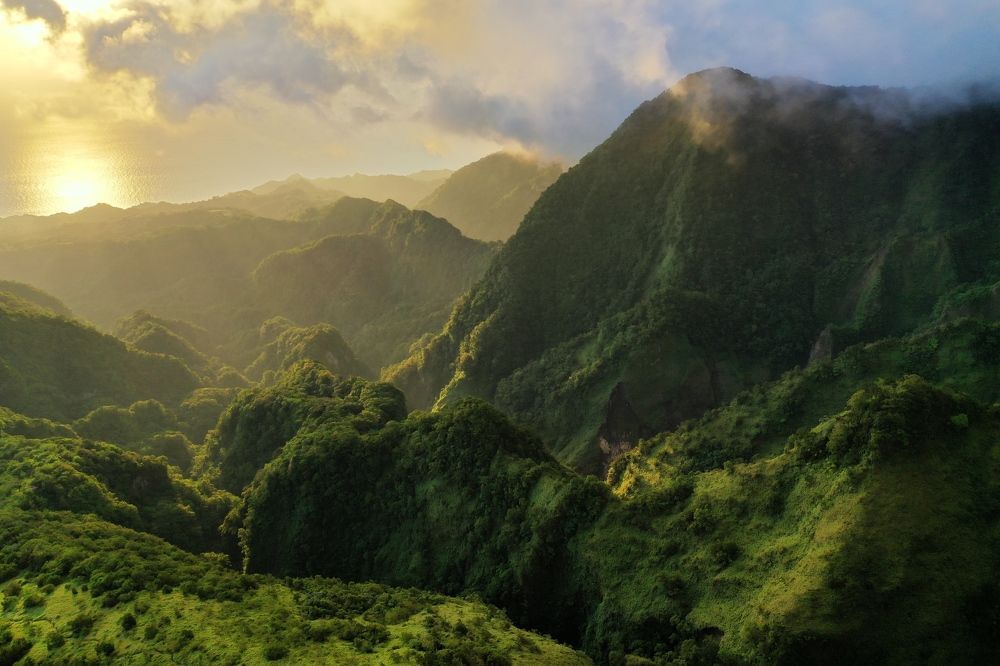 From clouds to mounts