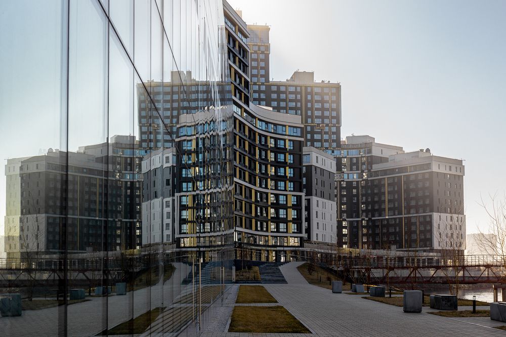 Раннее весеннее утро в городе