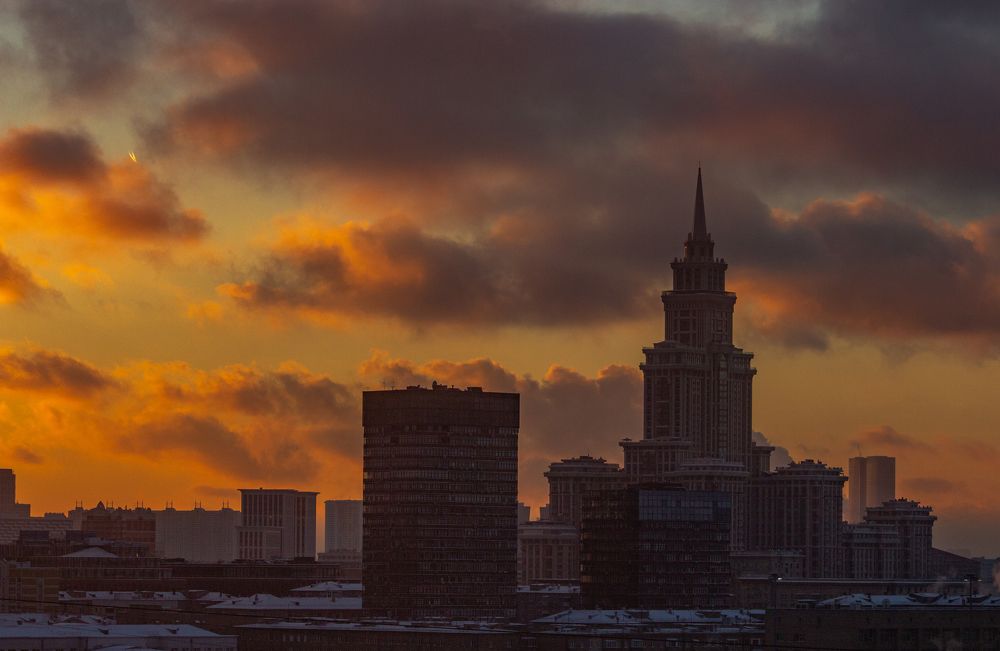 Город просыпается