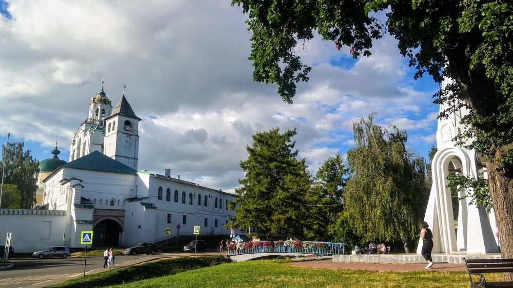 У Казанской Часовни