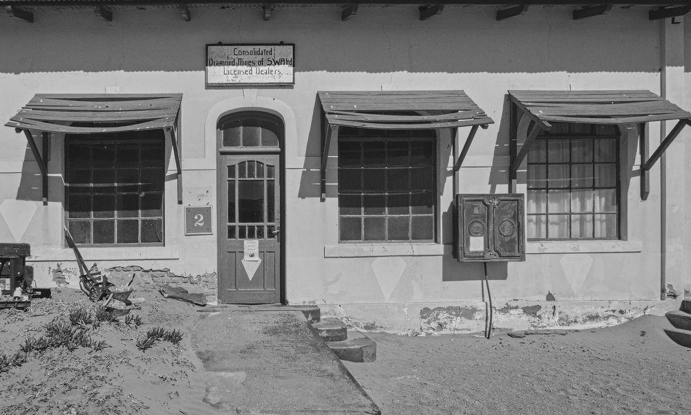 Всё уходит в песок