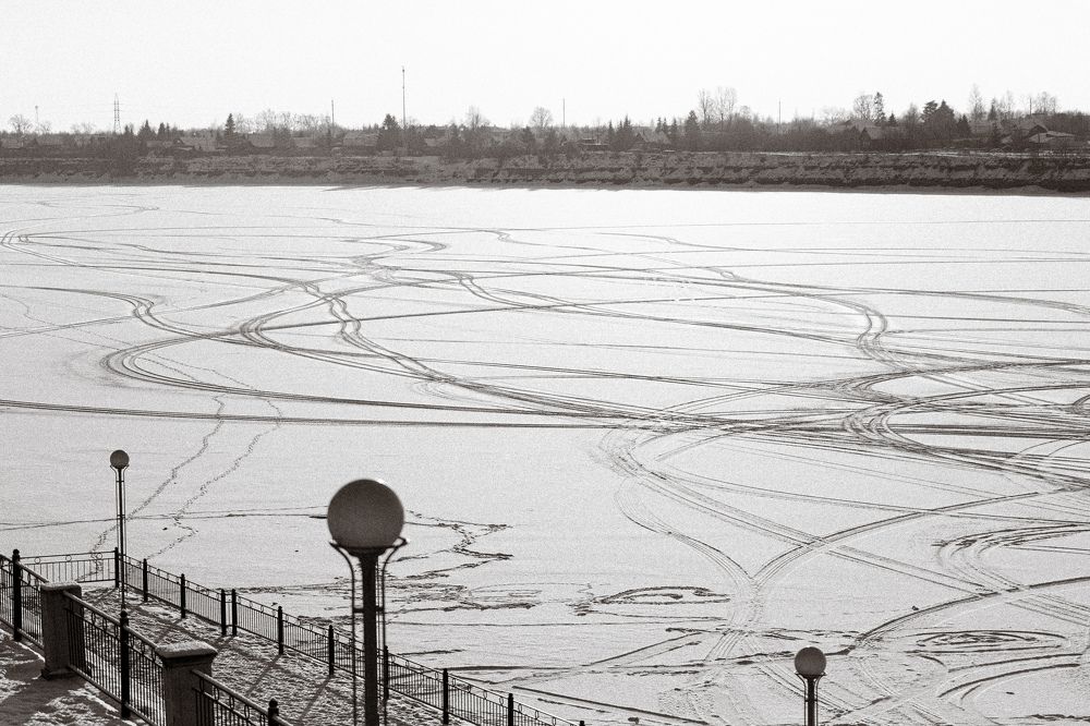 Заснеженная река