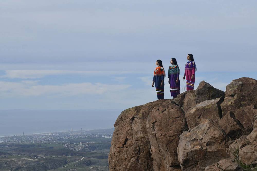 Cucapá women thanking the sun