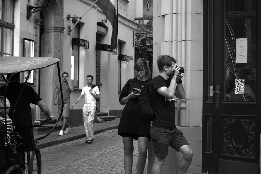 Уличный фотограф на улицах Риги  / Street photographer on the streets of Riga