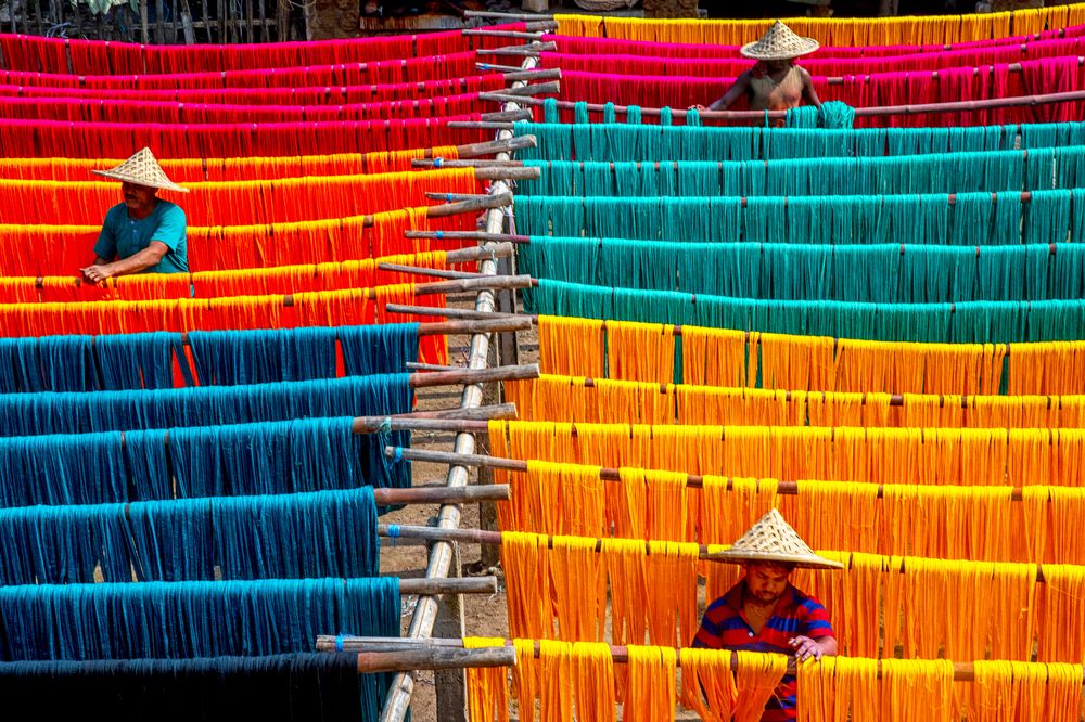 Triangle in Colorful braids