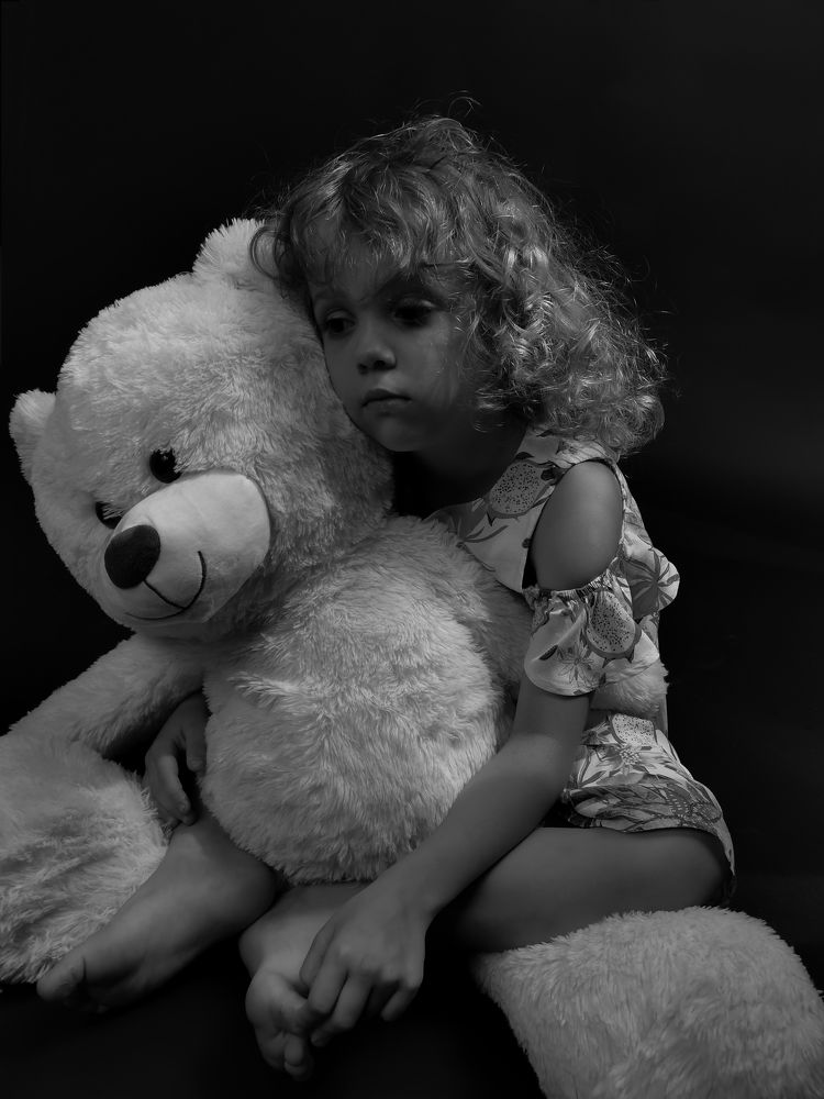 Девочки и мишка