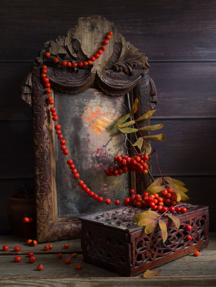 Старинное зеркало.