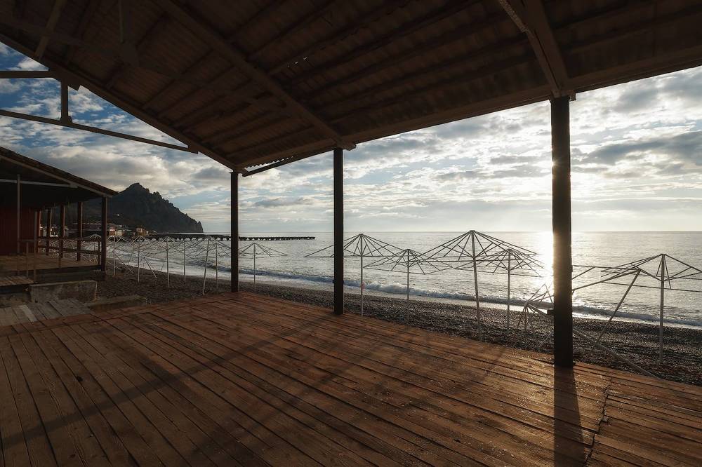 Карадаг, Курортное и утро января. Пляж который отдыхает...