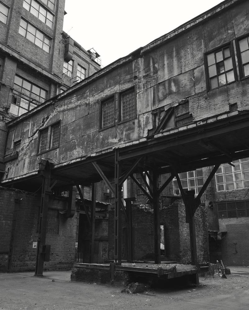 Глубины старых заводов прошлого века