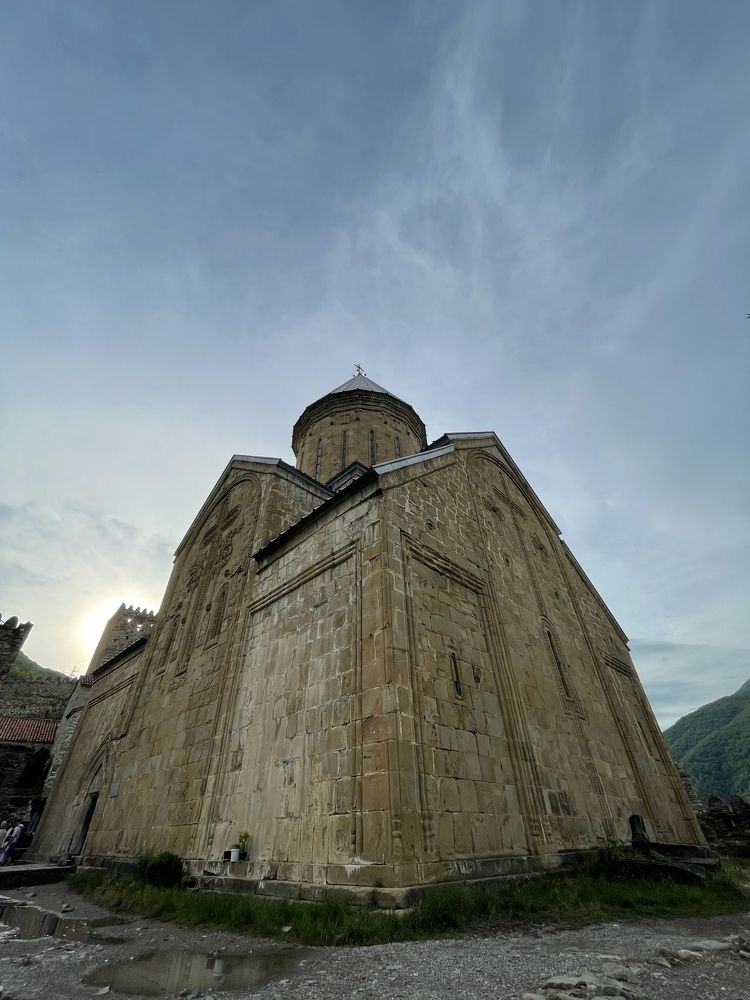 Грузия . Ананури .