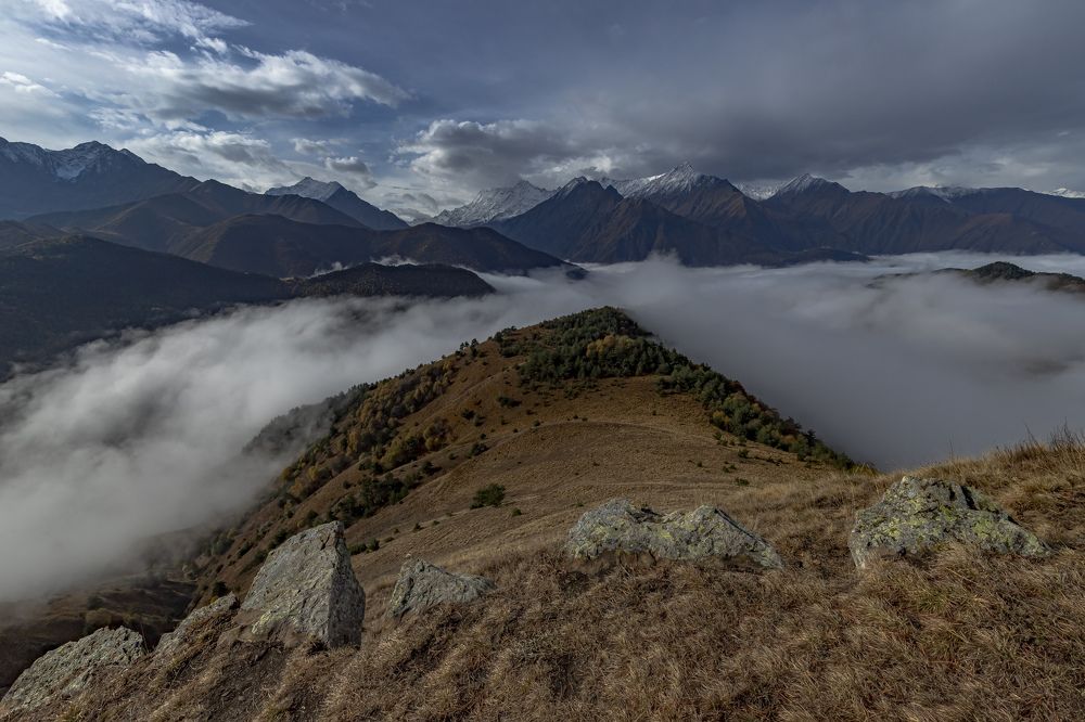 Там за туманами