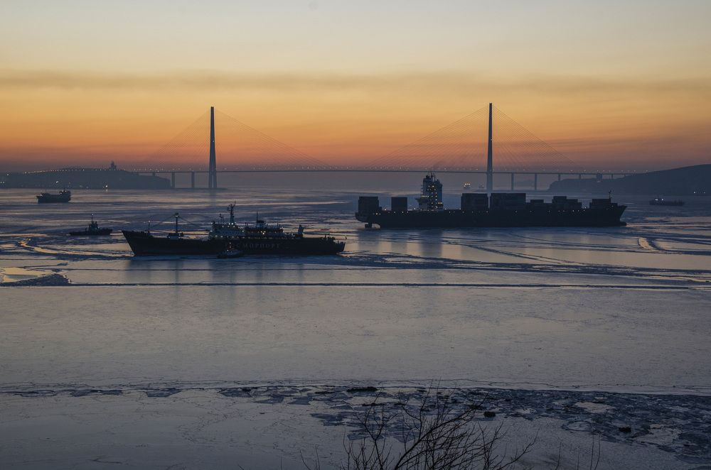 Утро в порту.