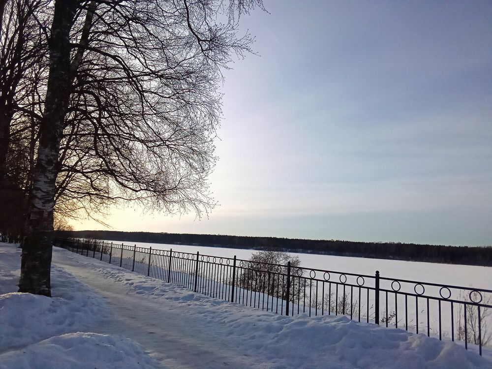 Вечер на берегу Невы