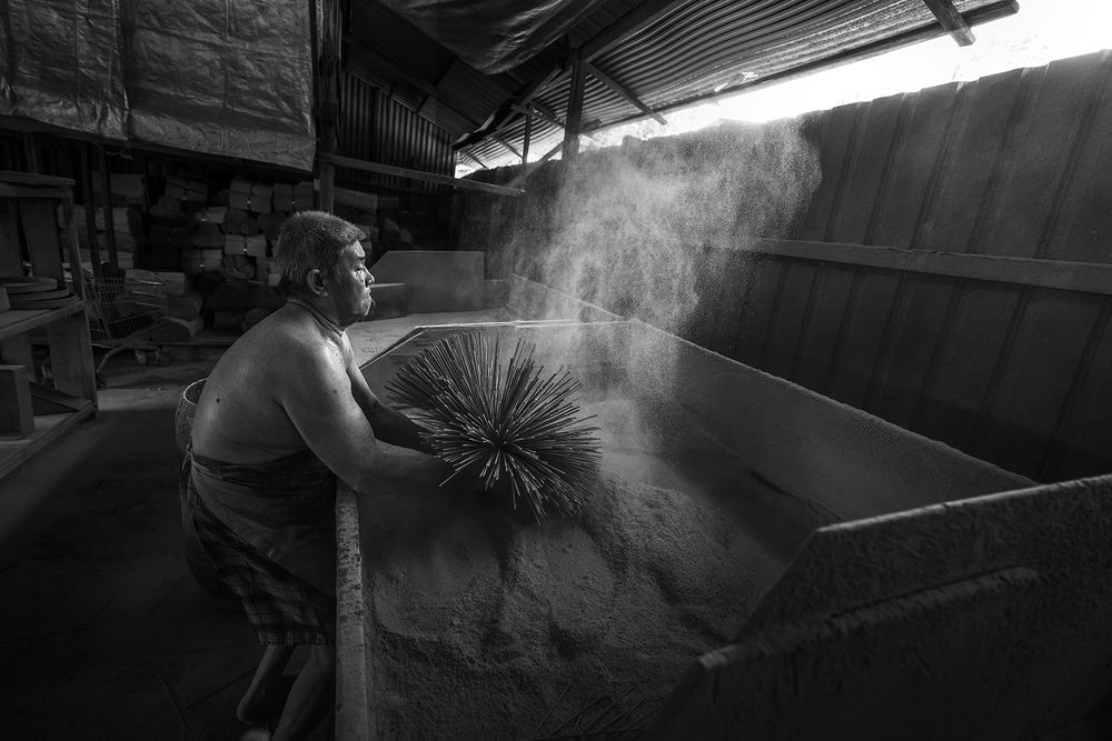 The Joss stick Maker!