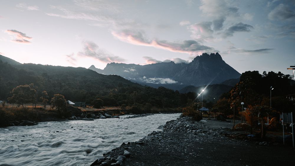 Photograph by Lee kar kit