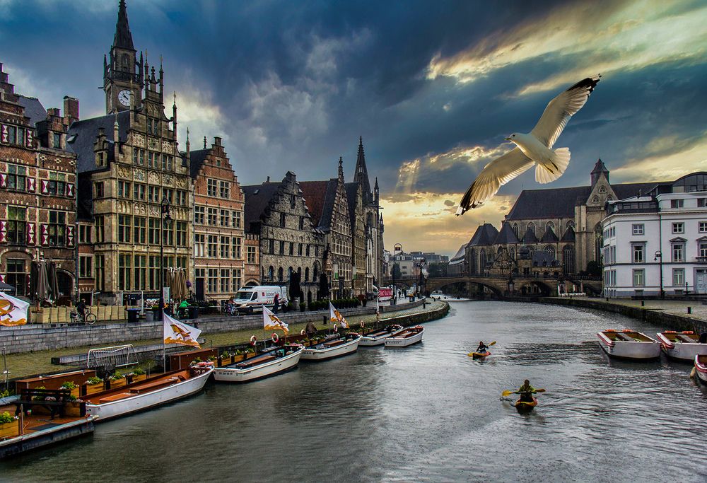 Photograph by Daniel Peterburg