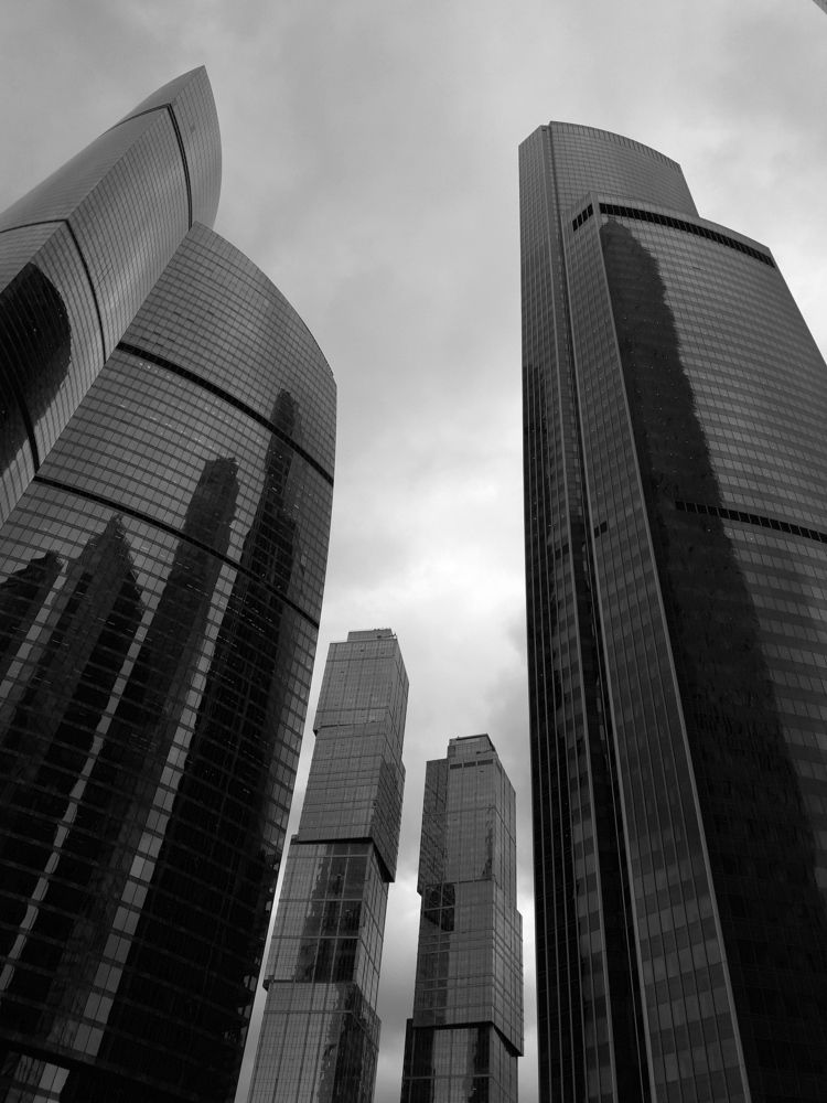 Подпирающие небо