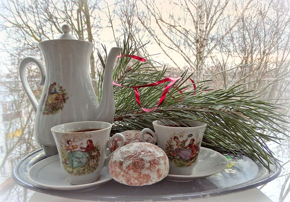 Кофе с пряниками зимним утром