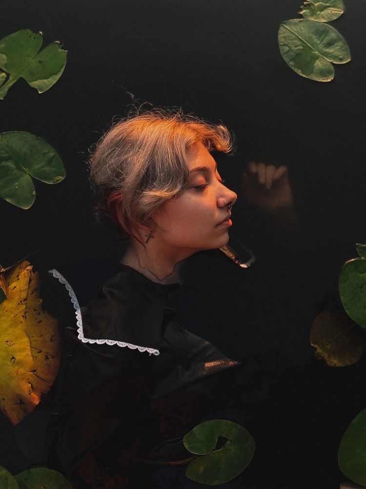 Девушка в кувшинках