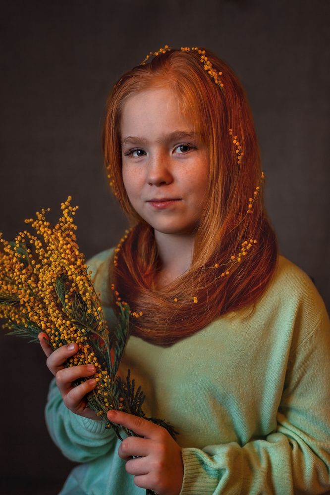 Ульяна и мимоза.