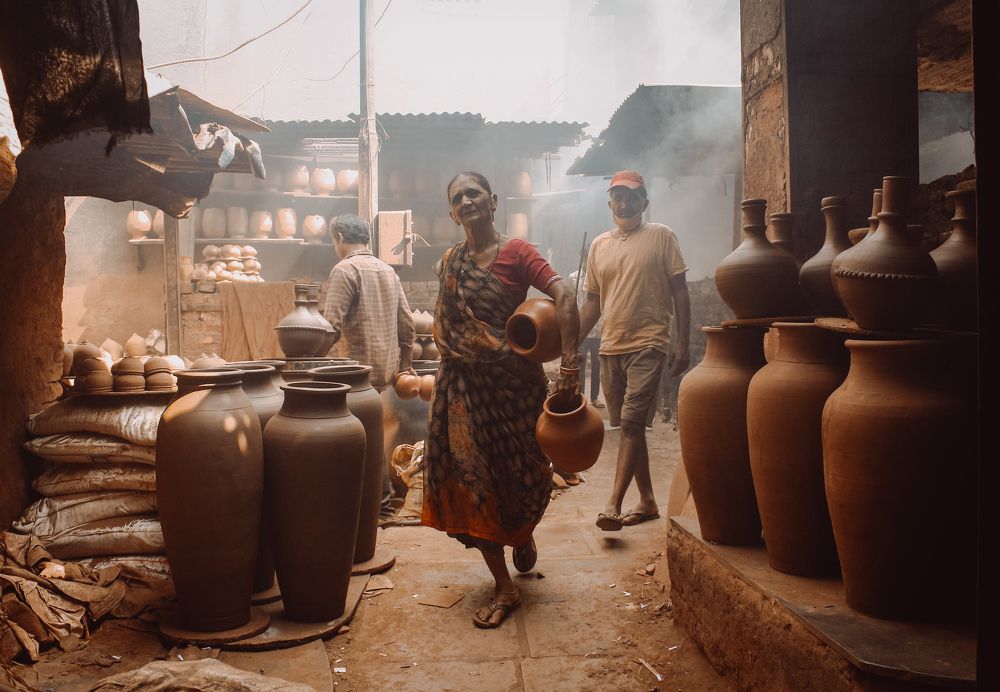 Morning Hustle At Pottery Place!