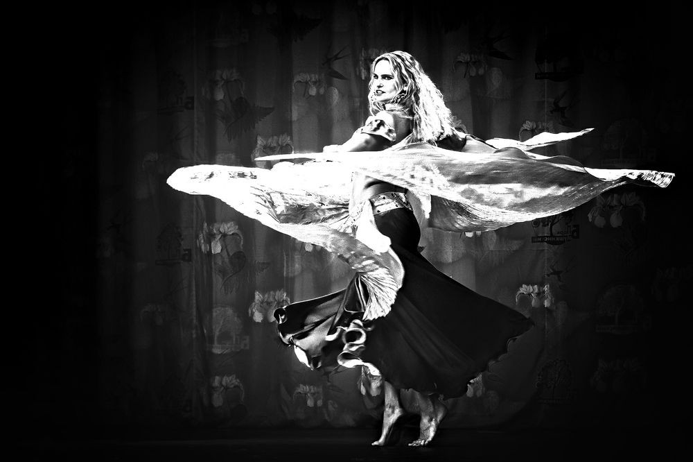 Танцовщица