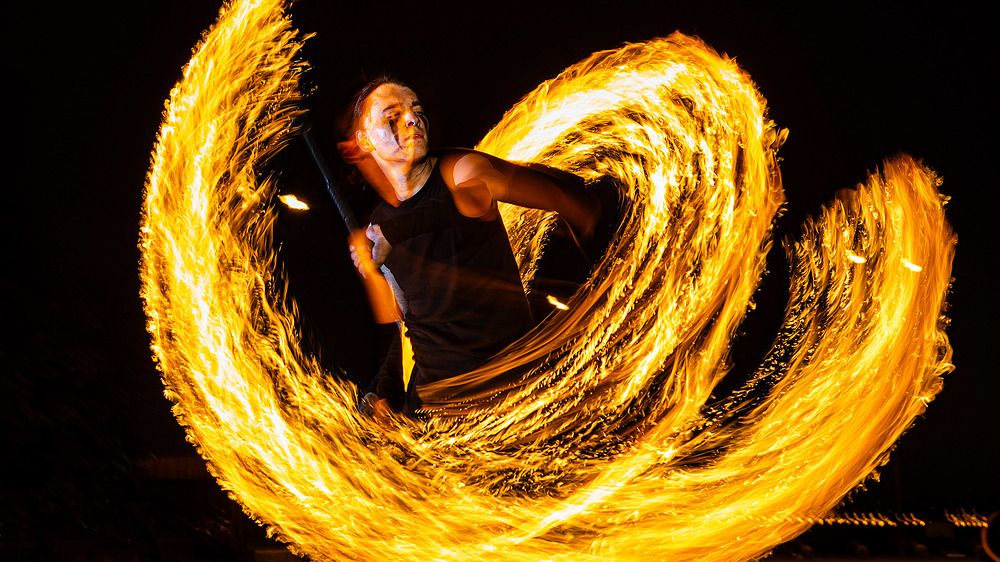 Танцы в огне