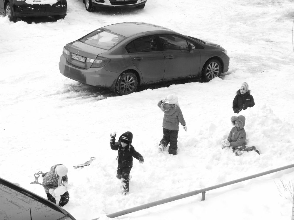 Игра в снежки