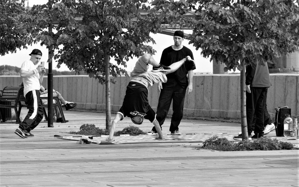 Фотография автора Максим Грибанов