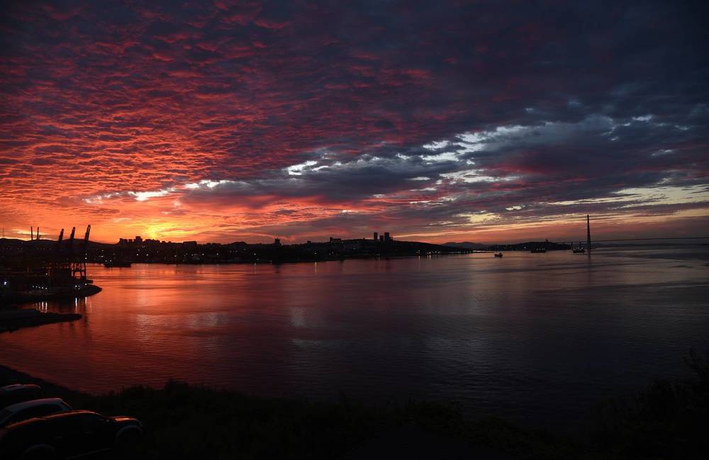 Две стихии. Два цвета. Elements.