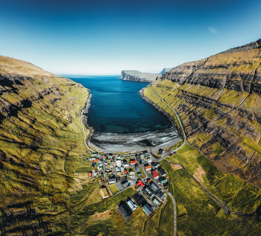 Photograph by Sebastian Tan