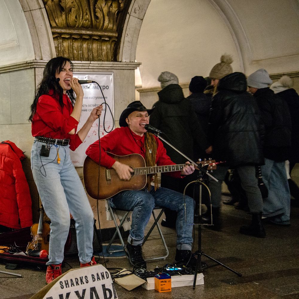 Музыка в метро 1