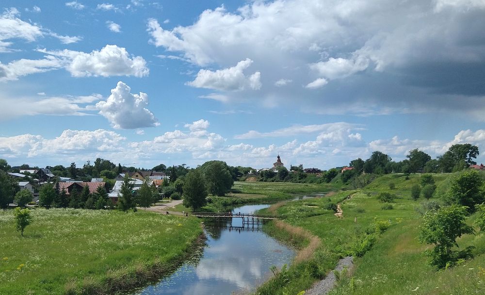 Пейзаж с мостиком
