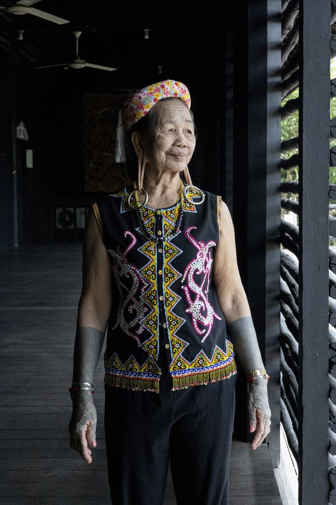 Last generation long ear women