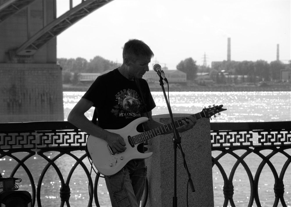 Фотография автора Максим Грибанов