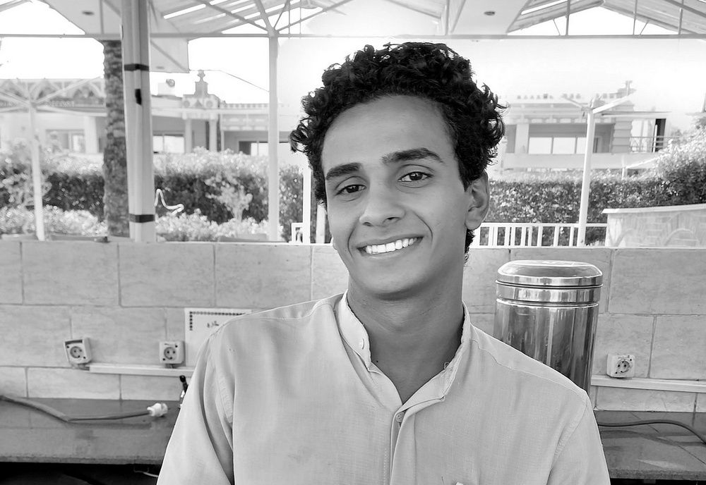 Мужчина-бармен