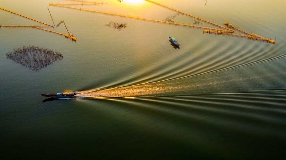 In the evening on the Quang Loi lagoon