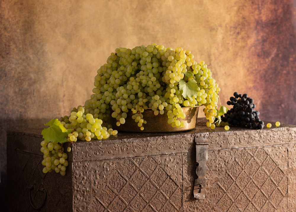 Дары родительского сада. Виноград и нежданный гость)