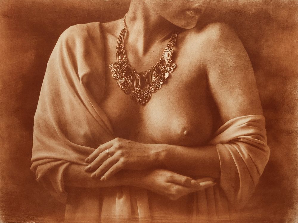 La dame qui se découvre le sein. To Tintoretto and Félix Vallotton